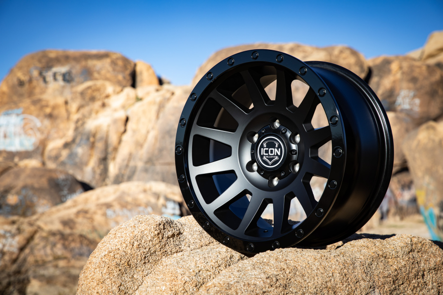 COMPRESSION DOUBLE BLACK 17X8.5 6X5.5 +25mm