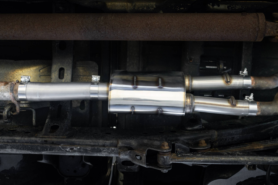MBRP EXHAUST 3IN. DUAL IN 2.25 DUAL OUT MUFFLER REPLACEMENT HIGH FLOW T409 STAINLESS STEEL. - S5141409